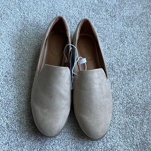 BRAND NEW WITH TAGS WOMENS LOAFERS - SIZE 8